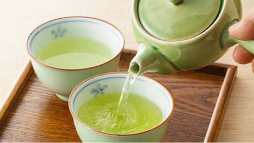 Uống trà xanh, ăn quả việt quất…giúp ngăn ngừa đau khớp